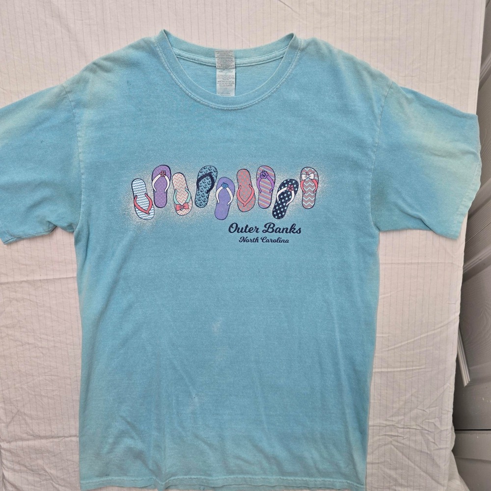 Gildan Outer Banks North Carolina Flip Flop Graphic T-Shirt Blue Medium